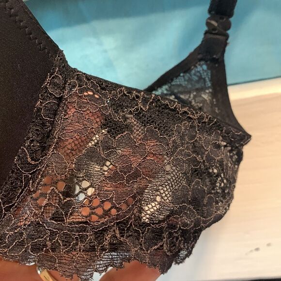 Victoria’s Secret | Women’s Black Padded Lace Bra - Picture 4 of 8